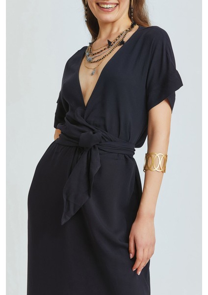 V Yakalı Önden Bağlamalı Uzun Elbise Siyah indirimleri
