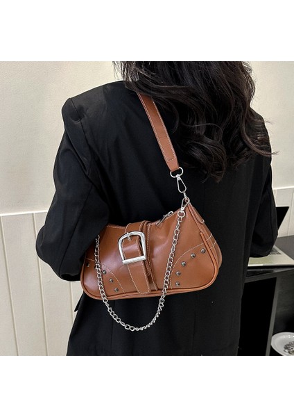 Açık Kahverengi Kadın Hilal Çanta Moda Serin Tarzı Koltukaltı Çanta Düz Renk Bayan Kız Yüksek Kaliteli Büyük Çanta Zincir Süsleme ile (Yurt Dışından) indirimleri