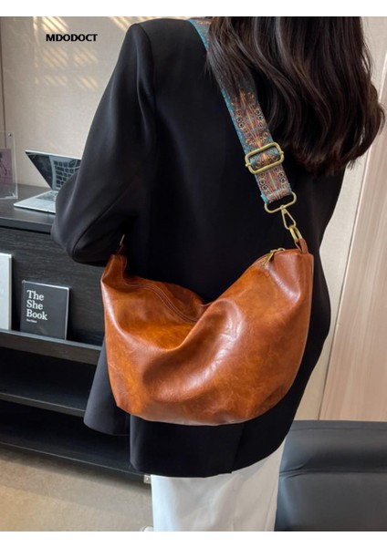 Siyah 2023 Katı Renk Büyük Kapasiteli Crossbody Çanta Yeni Lüks Tasarımcı Basit Stil Omuz Kadınlar Için Yaz Moda Rahat Çanta (Yurt Dışından) indirimleri