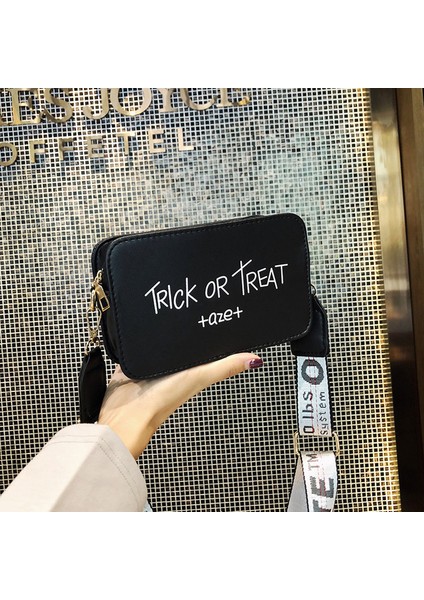 Siyah Yeni Moda Kadın Çantası Kadınlar Için Crossbody Çanta 2022 Kadın Geniş Bant Askılı Çanta Joker Küçük Kare Çanta Basit Trend Çanta (Yurt Dışından)