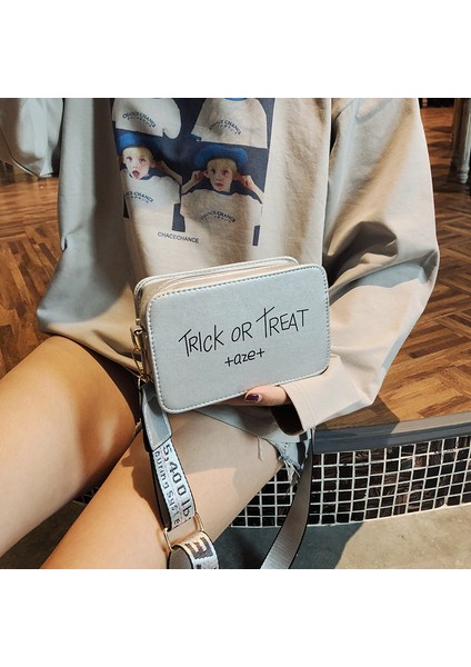 Siyah Yeni Moda Kadın Çantası Kadınlar Için Crossbody Çanta 2022 Kadın Geniş Bant Askılı Çanta Joker Küçük Kare Çanta Basit Trend Çanta (Yurt Dışından) fiyatları