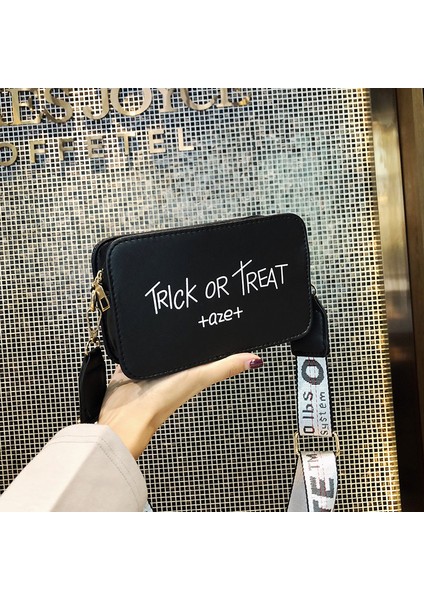 Siyah Yeni Moda Kadın Çantası Kadınlar Için Crossbody Çanta 2022 Kadın Geniş Bant Askılı Çanta Joker Küçük Kare Çanta Basit Trend Çanta (Yurt Dışından) fırsatları