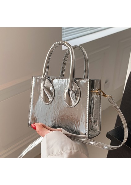 Gümüş Kadın Gümüş Y2K Omuz Çantası Kız Mini Pu Deri Lazer Messenger Çanta Parlak Küçük Kare Tote Çanta Moda Kadın Debriyaj Çanta (Yurt Dışından) fiyatları