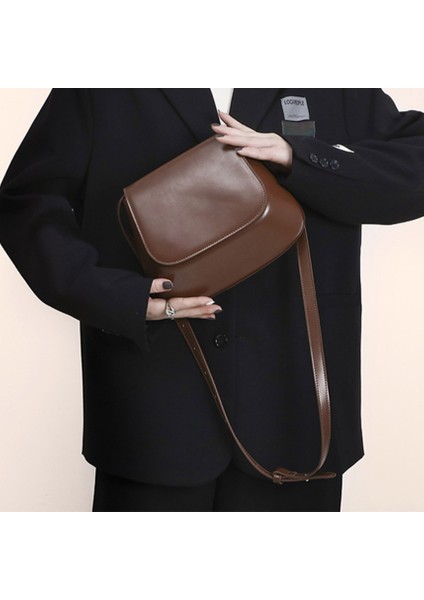 Siyah Retro Bayanlar Sling Çanta Niş Tasarım Küçük Crossbody Çanta High-End Pu Eyer Çanta Kadınlar Için Ayarlanabilir Omuz Askısı Satchel Çanta (Yurt Dışından) modelleri