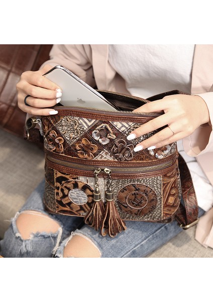 050010251-1 Kadın Deri Çanta Tasarımcısı Marka Bohemian Crossbody Çanta Hakiki Deri Retro Lüks Omuz Bayan Püsküllü Çanta Etnik Tarzı (Yurt Dışından)