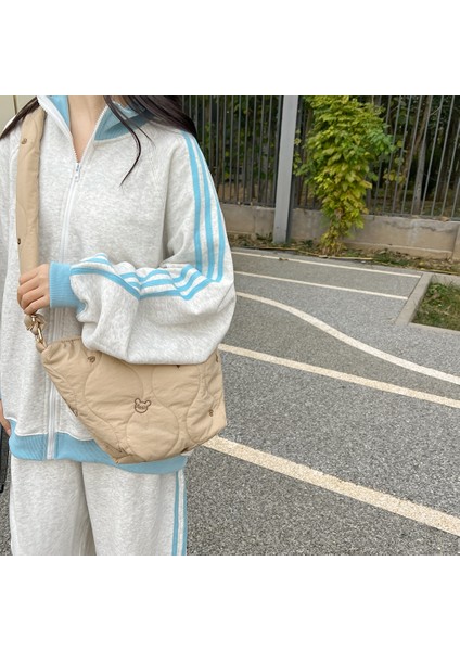 Açık Mavi Kadın Moda Omuz Çantası Büyük Kapasiteli Kapitone Basit Alışveriş Çantası Sevimli Yastıklı Messenger Çanta Ayarlanabilir Askı Günlük Sling Çanta (Yurt Dışından) modelleri