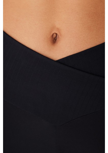 Tül Detaylı Siyah Bodysuit indirimleri