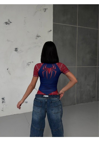 Dijital Baskılı Kısa Kollu Spider Çıtçıtlı Crop Bluz fiyatları