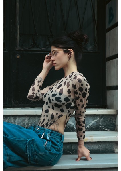 Leopar Desenli Transparan Detail Crop Bluz fiyatları
