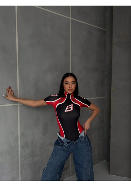 Dijital Baskılı Kısa Kollu Çıtçıtlı Crop Bluz fiyatları