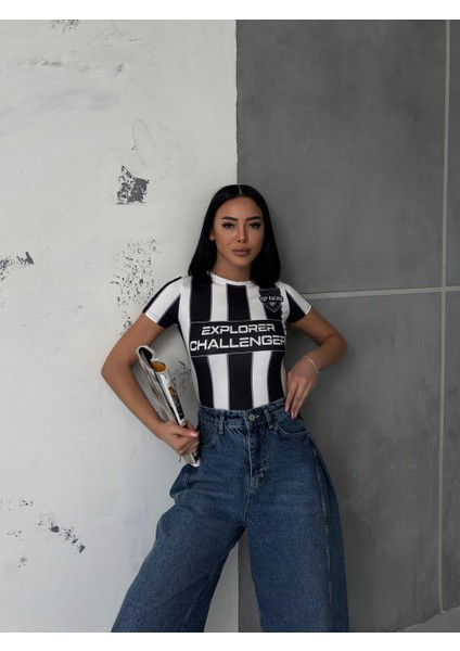 Dijital Baskılı Çizgili Kısa Kollu Crop Bluz indirimleri