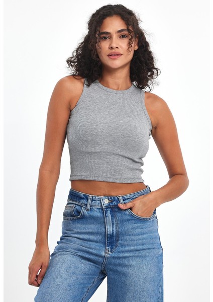 Kadın Gri Fitilli Görünümlü Askılı Kalın Esnek Örme Basic Crop Atlet Bluz CMRB93