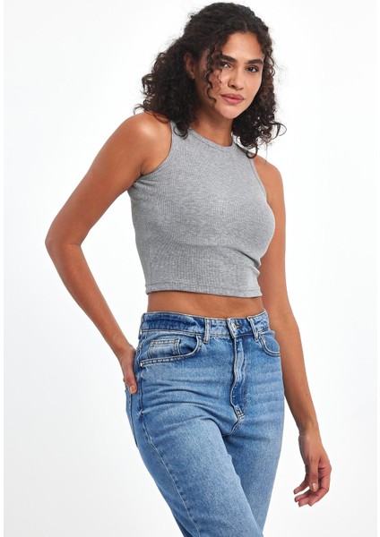 Kadın Gri Fitilli Görünümlü Askılı Kalın Esnek Örme Basic Crop Atlet Bluz CMRB93