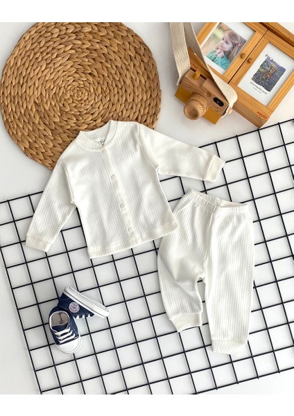 Neşeli Bebekler Çizgili Kumaş Önden Çıtçıtlı Pijama Takımı Beyaz