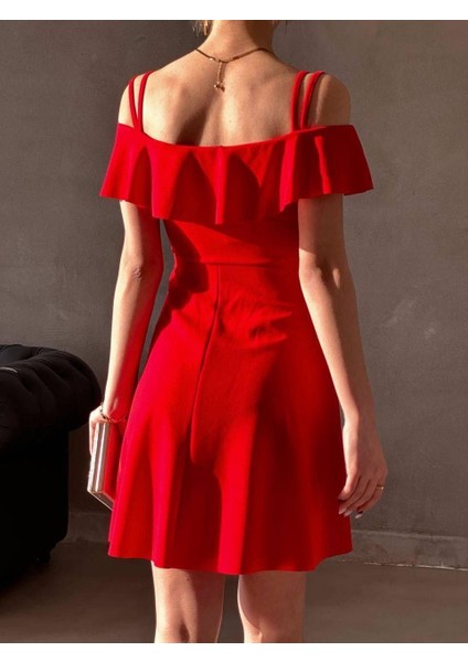 Kadın Askılı Yaka Detay Krep Kumaş Elbise (Renkli) indirimleri