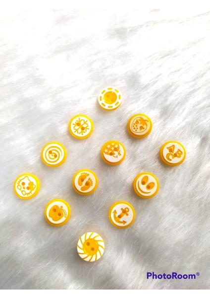 24 Adet 15 Mm Çift Delikli Yuvarlak Sarı Karışık Desenli Düğme