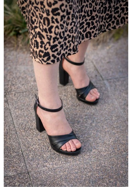 Yüksek Kalın Topuklu Çapraz Bantlı Düğünlük Abiye Ayakkabı 36-37-38-39-40 Numara modelleri