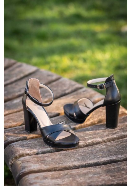 Yüksek Kalın Topuklu Çapraz Bantlı Düğünlük Abiye Ayakkabı 36-37-38-39-40 Numara fırsatları