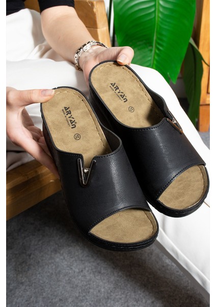 Terlik Hafif Rahat Yumuşak Taban Hafif Topuklu 5,5 cm Anatomik Günlük Kadın Terlik modelleri