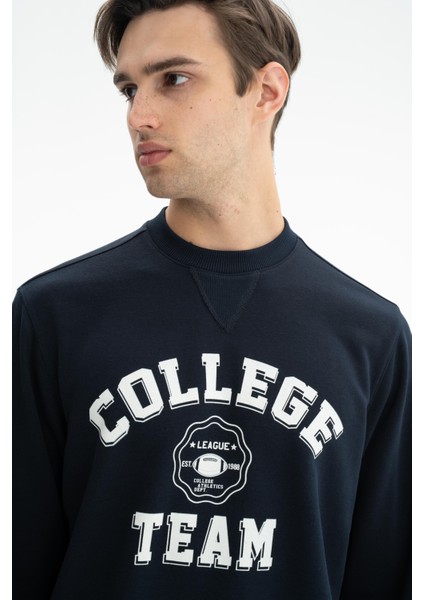 Erkek Yazı Baskılı Regular Fit Şardonsuz 3 İplik Bisiklet Yaka Sweatshirt K26124601201 fiyatları