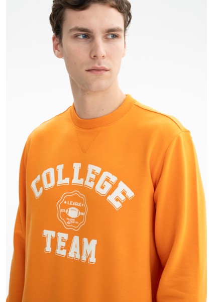 Erkek Yazı Baskılı Regular Fit Şardonsuz 3 İplik Bisiklet Yaka Sweatshirt K26124601201 fiyatları