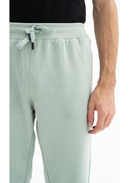 Erkek Regular Fit Şardonsuz 3 İplik Basic Lastikli Paçalı Eşofman Altı K26174680601