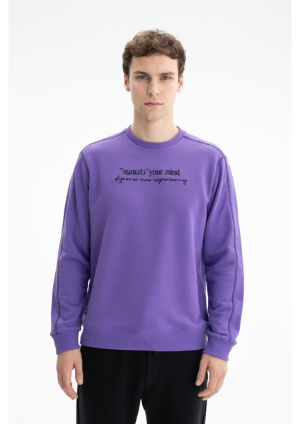 Erkek Tarz Yazı Baskılı Regular Fit Şardonsuz 3 İplik Bisiklet Yaka Sweatshirt K26124601601