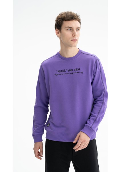 Erkek Tarz Yazı Baskılı Regular Fit Şardonsuz 3 İplik Bisiklet Yaka Sweatshirt K26124601601 modelleri