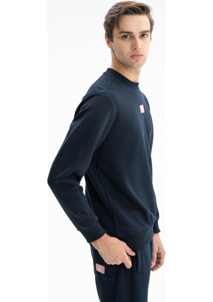 Erkek Sade Şık Regular Fit Şardonsuz 3 İplik Bisiklet Yaka Sweatshirt K26124601401 fırsatları