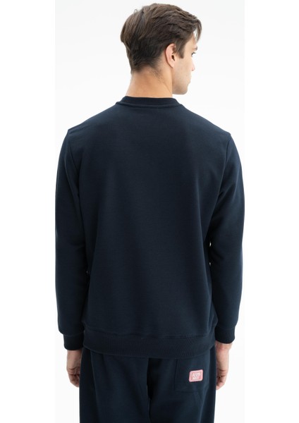 Erkek Sade Şık Regular Fit Şardonsuz 3 İplik Bisiklet Yaka Sweatshirt K26124601401 indirimleri