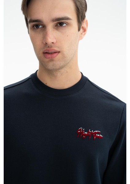 Erkek Basic Regular Fit Şardonsuz 3 İplik Bisiklet Yaka Sweatshirt K26124601301