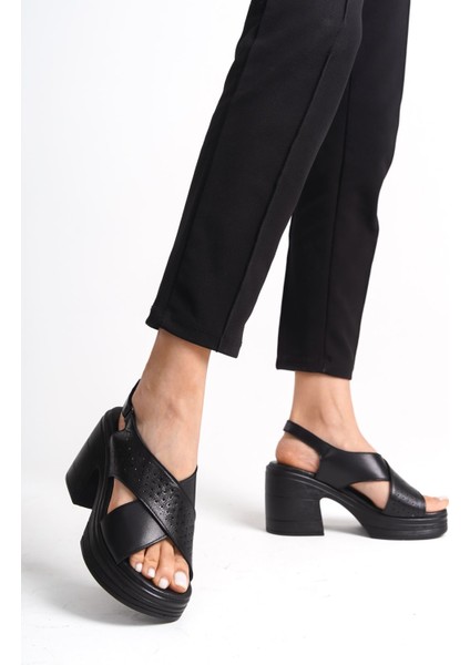 Hakiki Deri Siyah 10 cm Platform Çapraz Kadın Sandalet TMD20241002