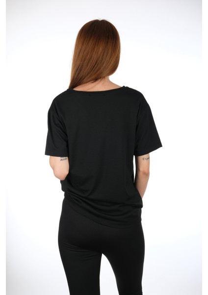 Siyah V Yaka T-Shirt modelleri