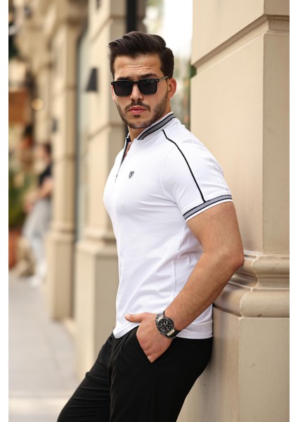 Beyaz Kolej Yaka Yarım Fermuarlı Kısa Kollu Tişört- 2408