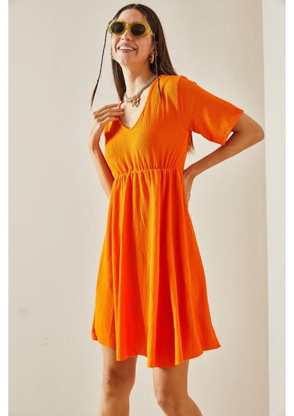 Turuncu V Yaka Volanlı Elbise 5YXK6-48613-11 fırsatları