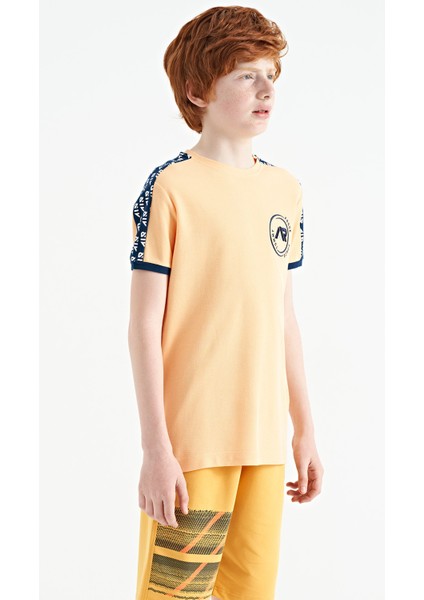 Kavun Içi Omuz Baskı Detaylı Standart Kalıp O Yaka Erkek Çocuk T-Shirt - 11121 indirimleri