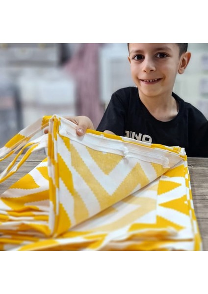 Sarı-Beyaz Zikzak Desenli Özel Dikim Lüks Branda Balkon Perdesi modelleri