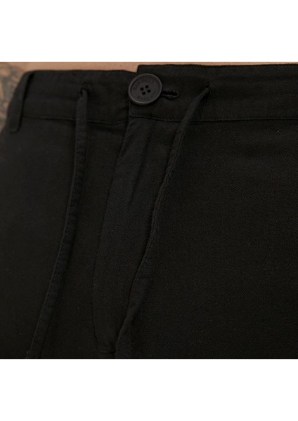 24.01.18.011 Lyne Short Siyah fırsatları