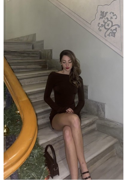 Sırt Dekolteli Mini Elbise