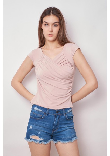 Likralı Şık Krep Kumaş Kruvaze Anvelop Önü Büzgülü Kelebek Kol Body Bluz-Açık Bej fiyatları