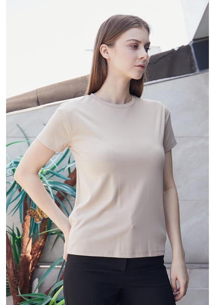Kadın Sıfır Yaka Kırışmaz Span Karışımlı Şık Kısa Kol Likralı T-shirt Bluz-Koyu Bej