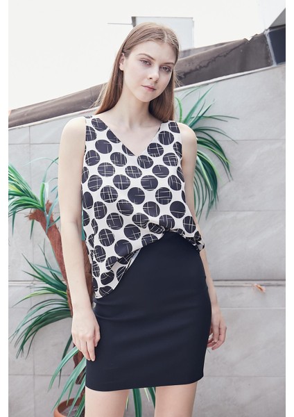 Likrasız Şık Kumaş Desenli Ön Arka V Yaka Kolsuz Ceket İçi Bluz-Bej Puan