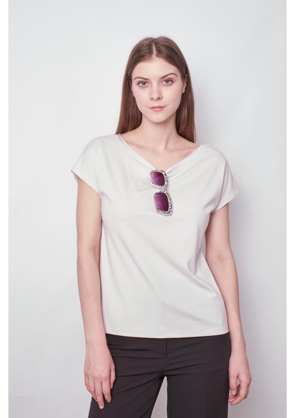 Kadın Kayık Yaka Düşük Omuzlu Kırışmaz Span Karışımlı Şık T-Shirt Bluz-Şampanya modelleri