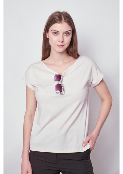Kadın Kayık Yaka Düşük Omuzlu Kırışmaz Span Karışımlı Şık T-Shirt Bluz-Şampanya fırsatları