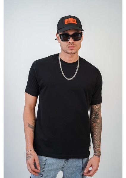 Bisiklet Yaka Pamuklu Yarım Oversize Kesim Erkek T-Shirt