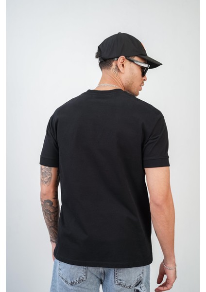 Bisiklet Yaka Pamuklu Yarım Oversize Kesim Erkek T-Shirt