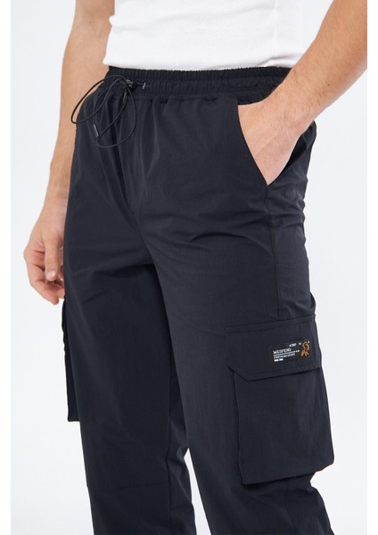 Mesfeno Erkek Pantalon, Likralı Esnek Paraşüt Kumaş, Kargo Cep Detaylı, Regular Kesim, Paçası ve Beli Lastikli Ayarlanabilir Ip Lastikli