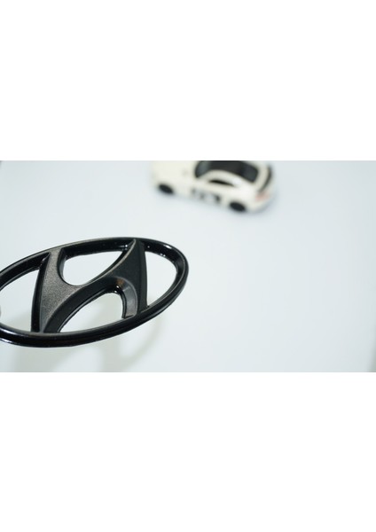 I20 Parlak Siyah Bagaj Logo Hyundai Ile Uyumlu