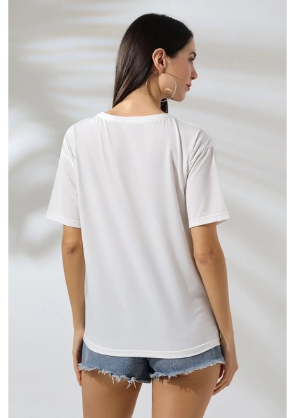 Kadın Beyaz Siyah Arizona Baskılı Bisiklet Yaka T-Shirt HZL24S-DSB120261 indirimleri