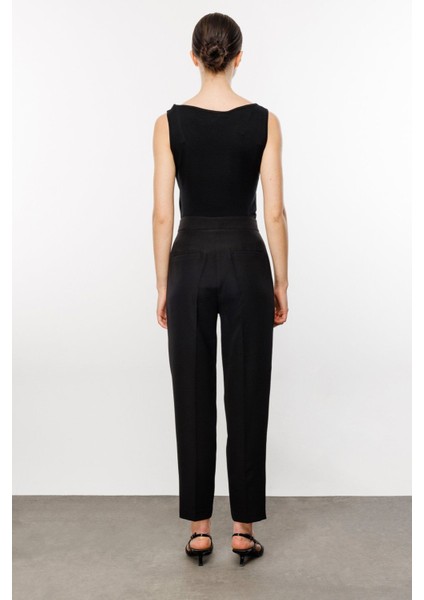 Yüksek Bel Dar Paça Pantolon indirimleri